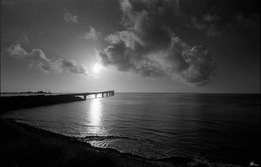 Le pont et le nuage