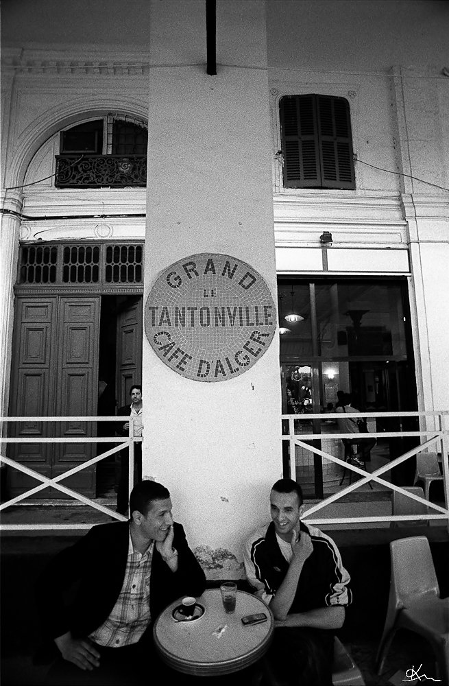 Buveurs de thé et café au Grand Tantonville - Alger 2008